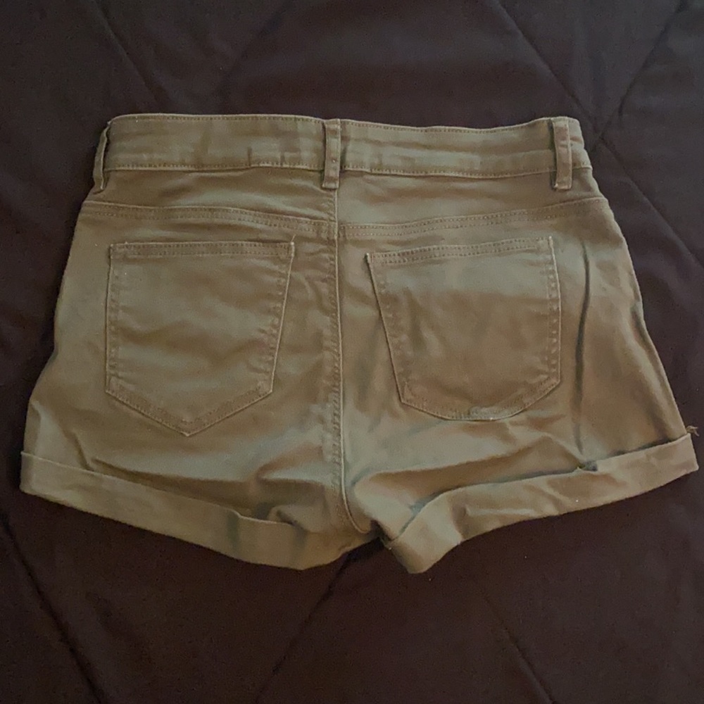 Shorts - Picture 4 of 4